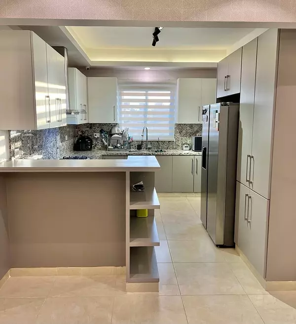 apartamentos - Espectacular 4to Nivel con Ascensor en La Española 9