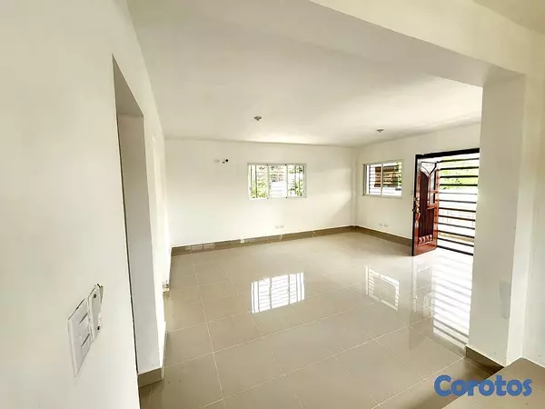 oficinas y locales comerciales - Casa comercial de 170mt2 en alquiler en Av. Indepe 6