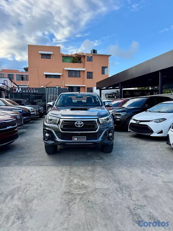 jeepetas y camionetas - Toyota Hilux SRV 2016 2