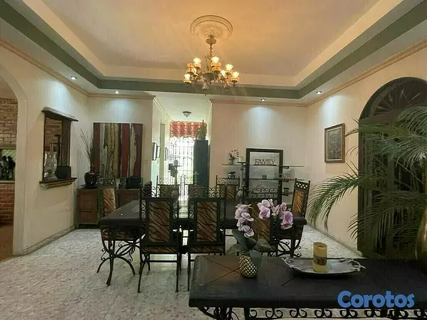 casas - VENDO Hermosa Casa Colonial Ubicada En Zona Exclusiva de Gazcue 
CODIGO: PD168
 6