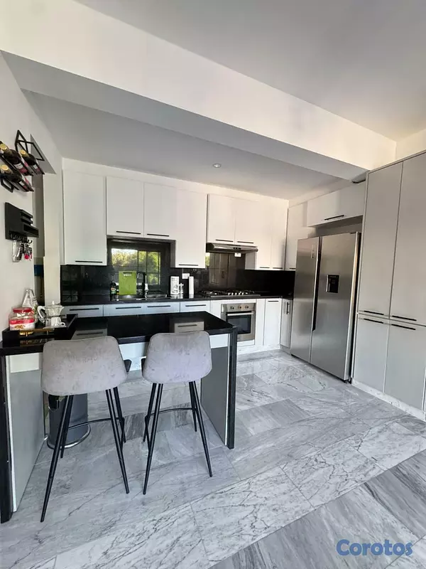 apartamentos - Apartamento de Venta 4to Nivel en La Esmeralda  6