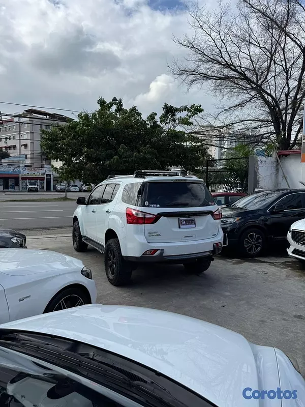 jeepetas y camionetas - Isuzu Mux 2016 8