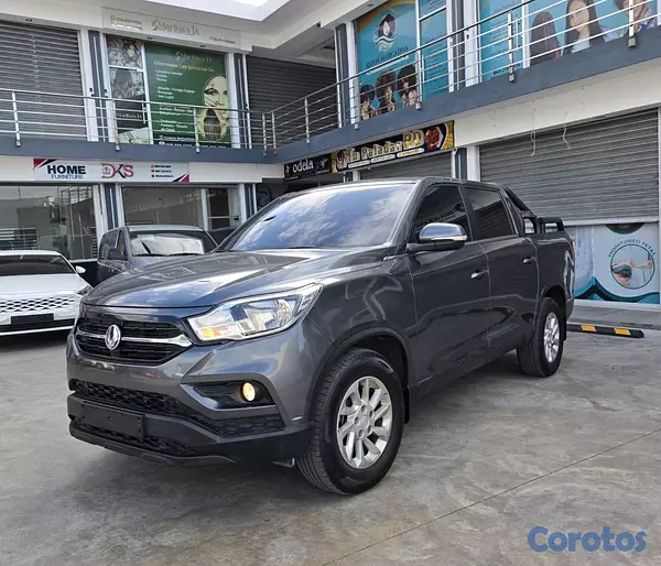jeepetas y camionetas - KGM REXTON 2021 GRIS OSCURO DIESEL 2