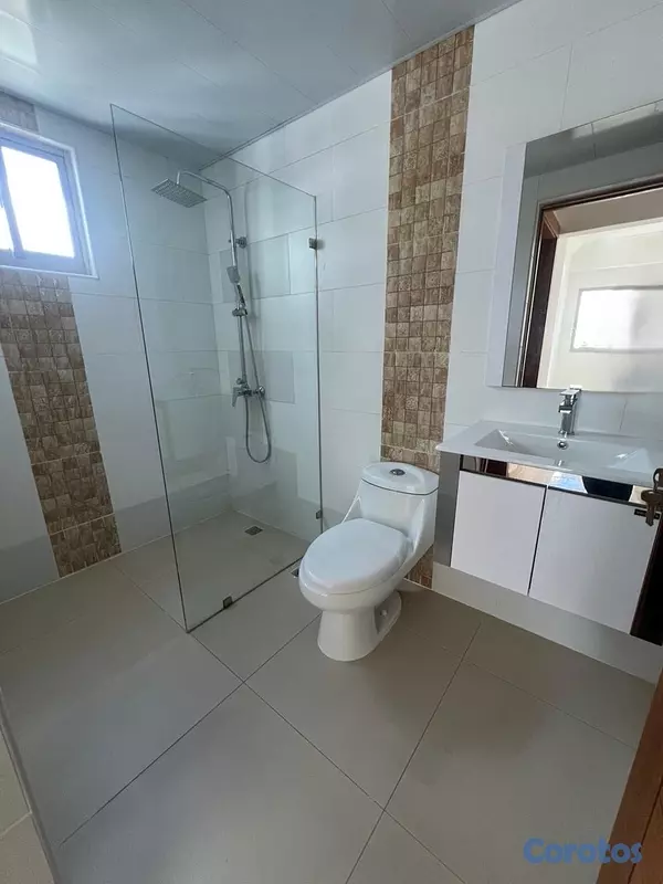 apartamentos - vedo renacimiento amplio tres habitaciones con baño dos parqueos lineales balcón 17