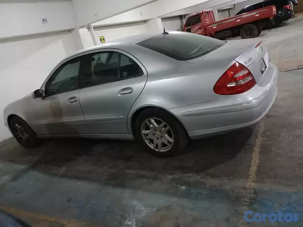 carros - 🚗 **Mercedes-Benz 2003 11