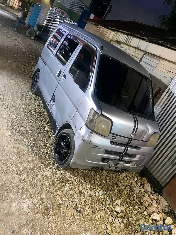 jeepetas y camionetas - usada pero en buen estado  3