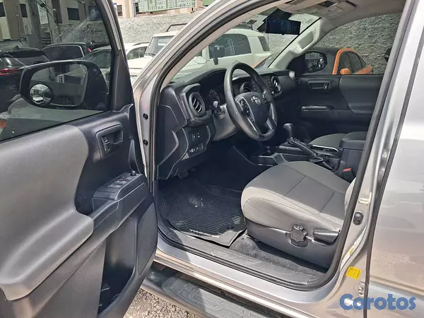 jeepetas y camionetas - Toyota Tacoma SR 2020 4