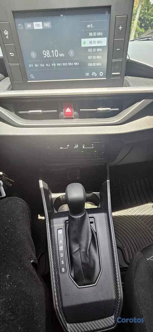 carros - Toyota Agya 2024 Hatchback CVT | Solo 800 km 5
