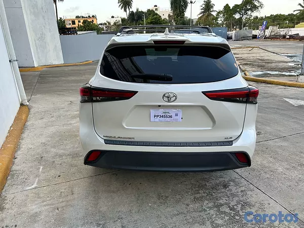 jeepetas y camionetas - Toyota highlander 2021 XLE  2