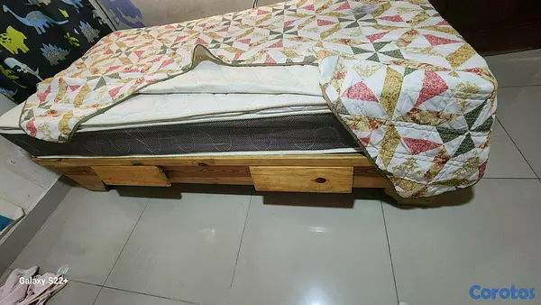 muebles y colchones - Vendo base y colchón twin 73x38, en buenas condiciones.  6