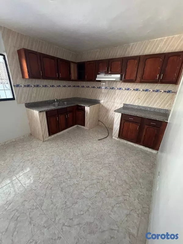 casas - venta de casa de dos niveles separados en vista hermosa Santo Domingo este  8