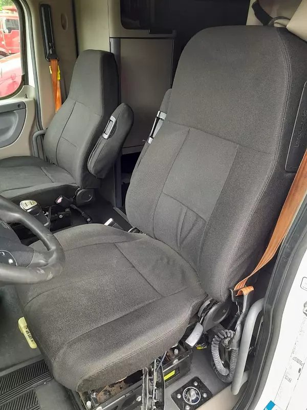 camiones y vehiculos pesados - FREIGHTLINER CASCADIA año 2011 4