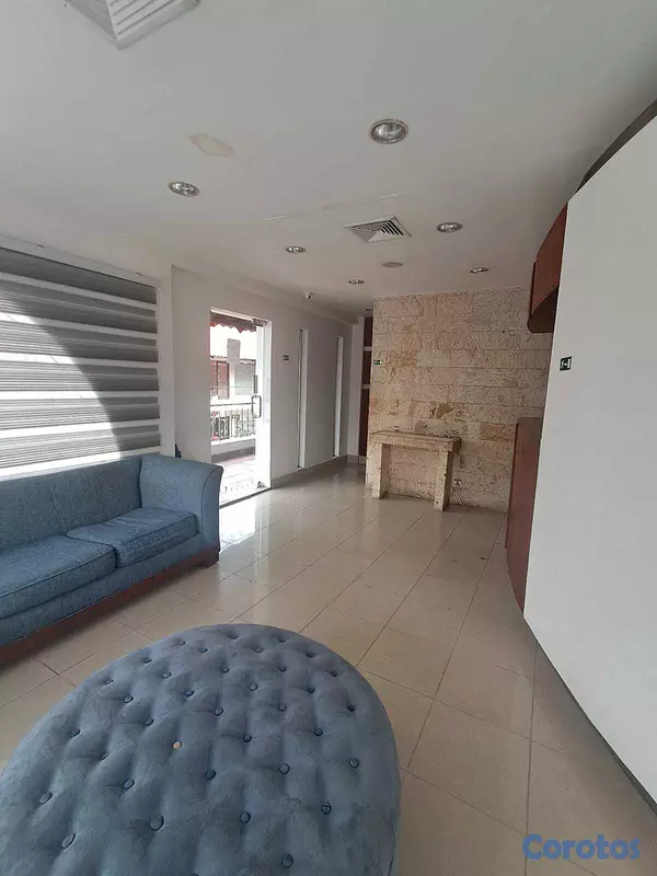 oficinas y locales comerciales - Local para negocio u oficina en plaza de Naco 2