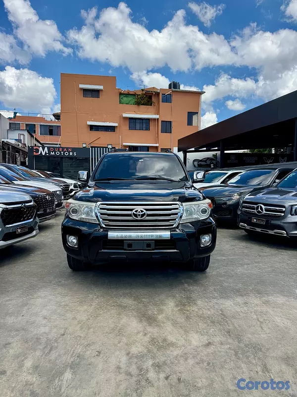 jeepetas y camionetas - Toyota Land Cruiser VX 2010 2