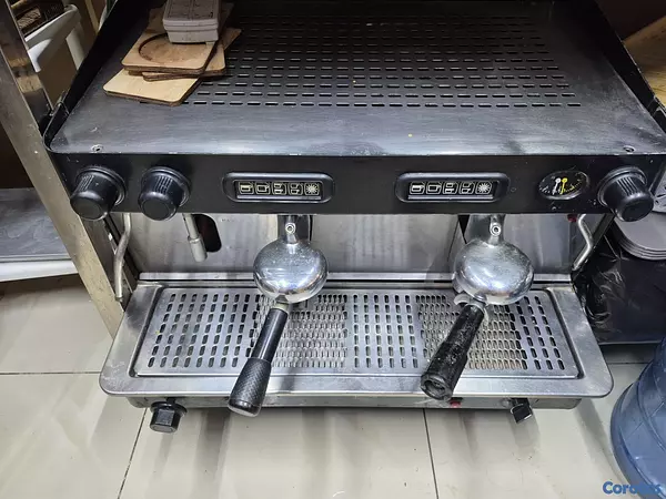 equipos profesionales - Máquina de café industrial  2