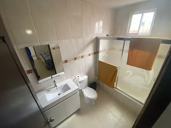 casas - Amplia Casa 2 Niveles en Venta en Jardines del Norte 3
