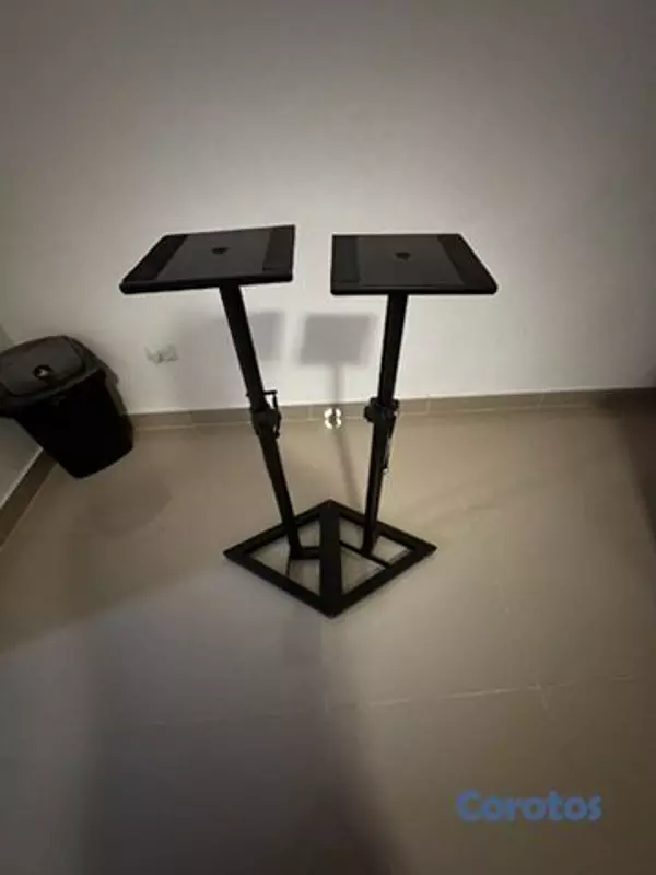 camaras y audio - Pedestales de bocina - Monitores de estudio 1