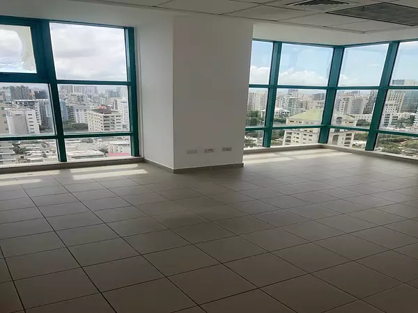 oficinas y locales comerciales - Local Comercial en Alquiler en Piantini
 2