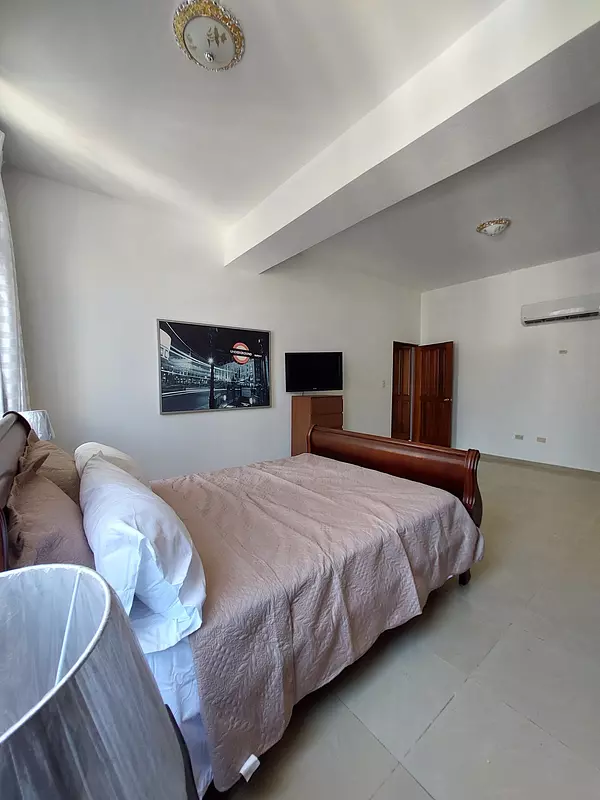 apartamentos - Apartamento amueblado de 1 habitación en piso alto bien ubicado en Piantini 5