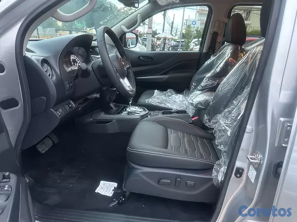 jeepetas y camionetas - Camioneta Nissan Navara 2026 0km 8