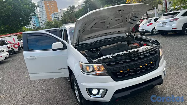 jeepetas y camionetas - Chevrolet Colorado 2019 COMO NUEVA 4