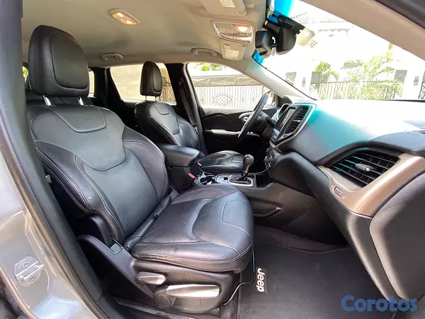 jeepetas y camionetas - JEEP CHEROKEE LIMITED 2016 4