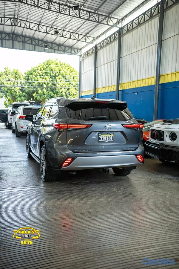 jeepetas y camionetas - Toyota Highlander Platinum 2021 Clean Carfax 4