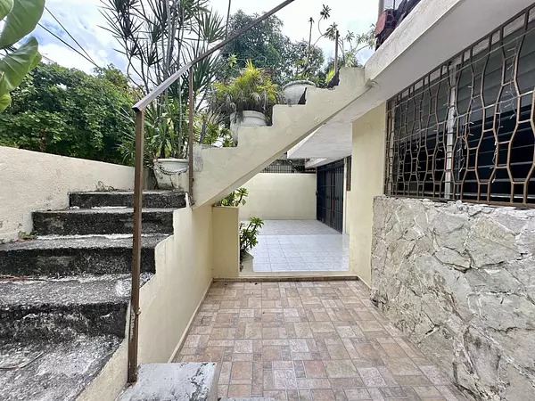 apartamentos - Vendo casa en Av. Independencia  9