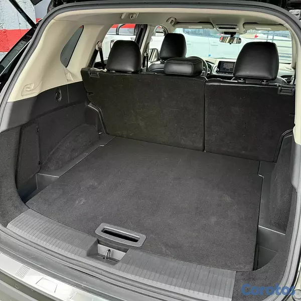jeepetas y camionetas - NISSAN ROGUÉ SV 2021 8