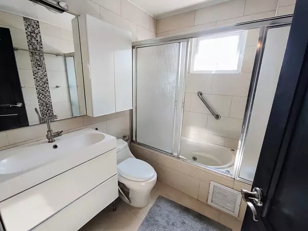 apartamentos - Alquilo apartamento con línea blanca en Urb. Real  7