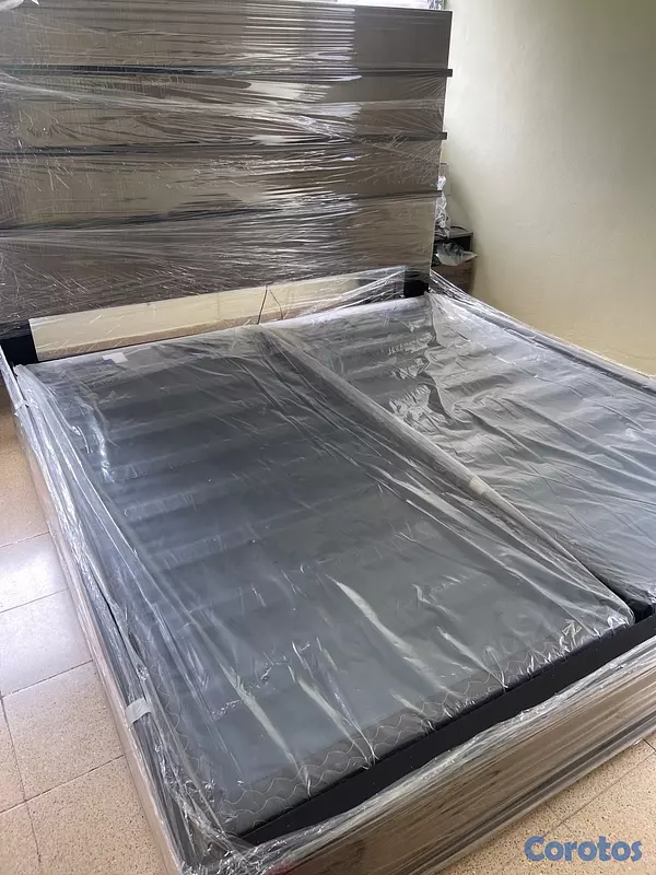 muebles y colchones - Se vende Cama King moderno con luces led - colchón 2