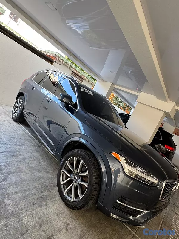 jeepetas y camionetas - Volvo cx 90 Momentum2018 Precio negociable. En San 9
