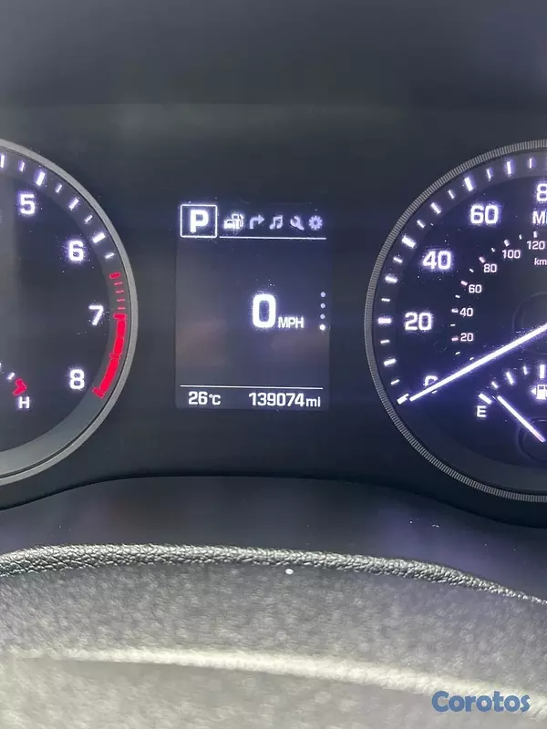 jeepetas y camionetas - Hyundai Tucson 2017 gris 10