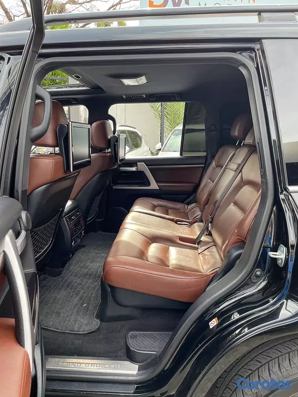 jeepetas y camionetas - Toyota Land Cruiser VXR 2019 5