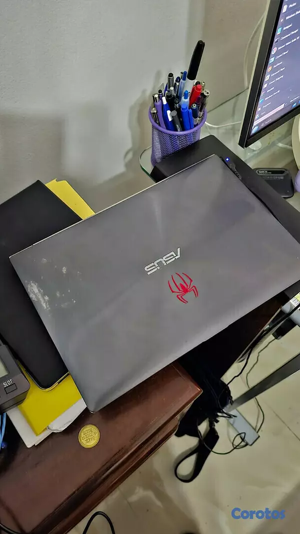 computadoras y laptops - Ordenador ASUS ultraligero y rápido en muy buenas condiciones 6