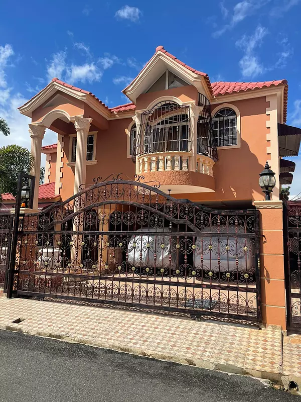 casas - Vendo CASA de Dos niveles 450mt2 2 niveles 1408 1