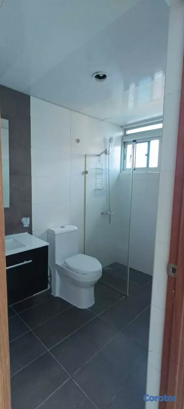 apartamentos - Amplio en piso Alto con acabados de Primera 9