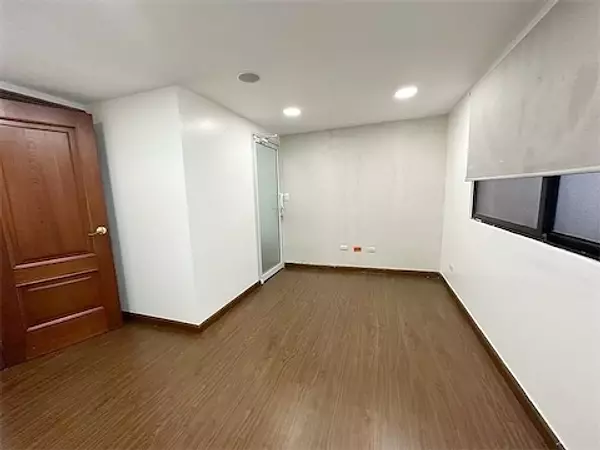 oficinas y locales comerciales - Espacio amplio en los prados  8