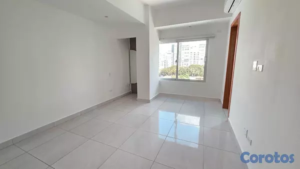apartamentos - alquiló piantini piso 8 tres habitaciones con su baño family dos parqueos balcón 5