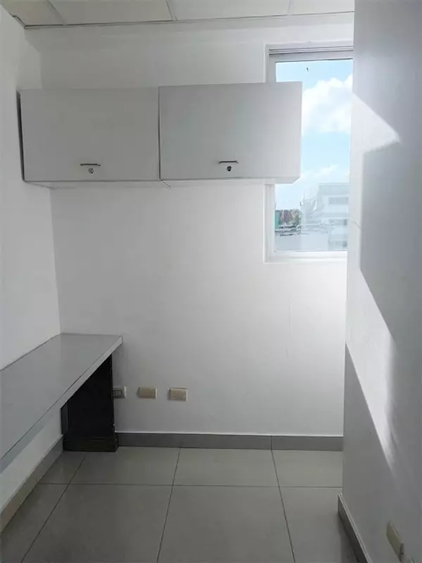 oficinas y locales comerciales - Local corporativo en los prados  4
