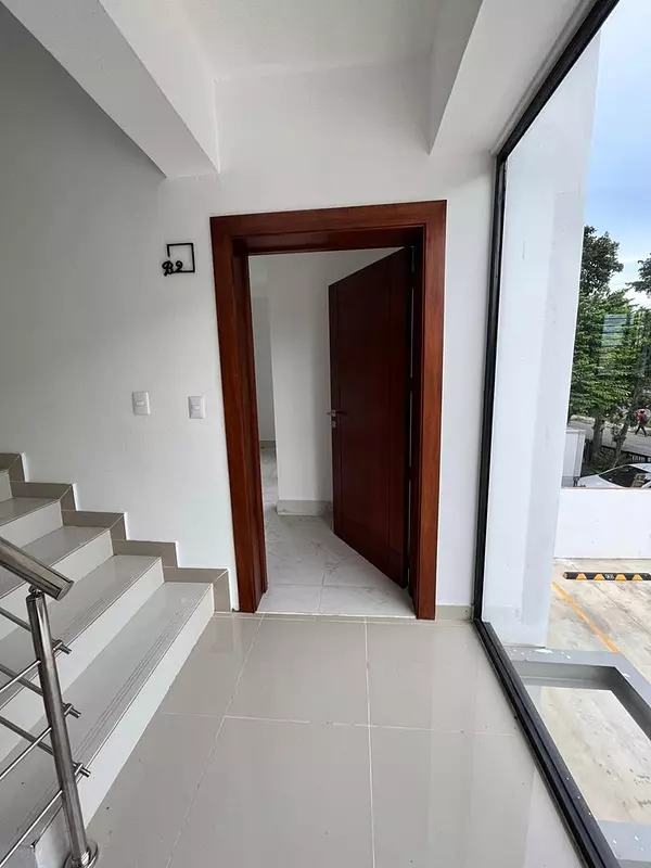 apartamentos - Apartamento en Venta 2do Nivel en Reparto Universitario  9