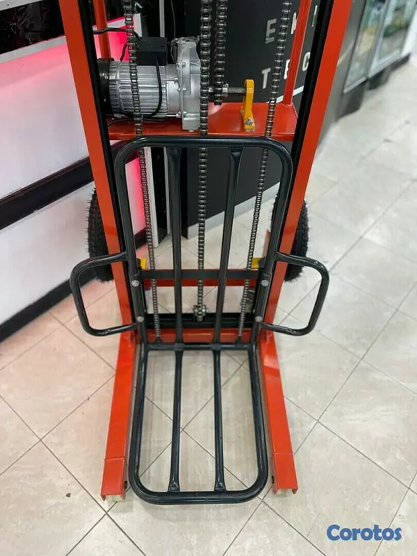 equipos profesionales - Montacargas grua Carretilla de 3 metros de elevacion electrico de 200KG 2