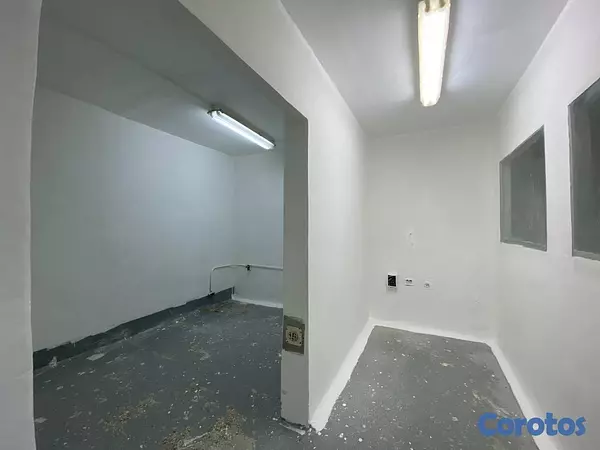 oficinas y locales comerciales - Edificio comercial de 3 niveles con almacén en alq 11