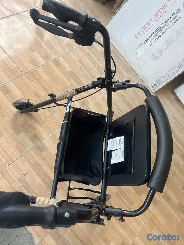 Salud y Equipamiento Médico - ANDADOR Y CAMINANDO PARA PERSONAS ADULTAS  3