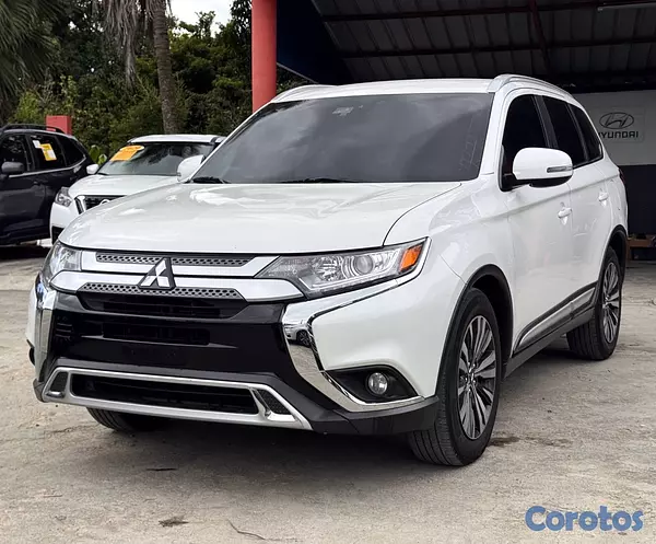 jeepetas y camionetas - Mitsubishi Outlander SEL 2019  
 3