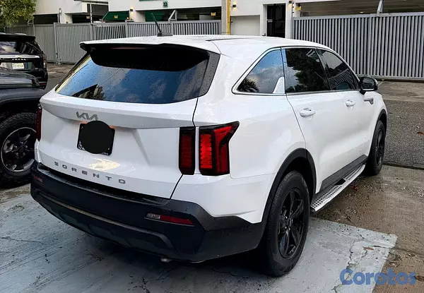 jeepetas y camionetas - Kia Sorento LX 2022 3