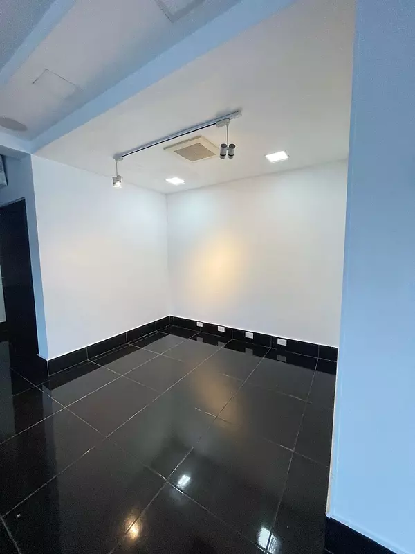 oficinas y locales comerciales - Local en Naco primer nivel  2