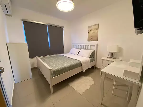 apartamentos - EN VENTA BUEN  APARTAMENTO MUEBLADO EN EL SECTOR DEL QUISQUEYA. TERCER PISO 


� 8