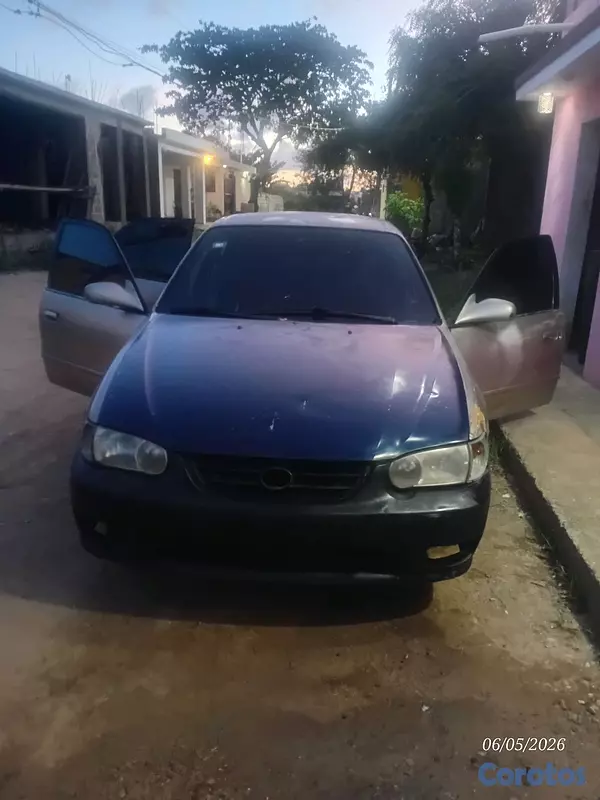 carros - sevende toyota corolla 2001  $145 2