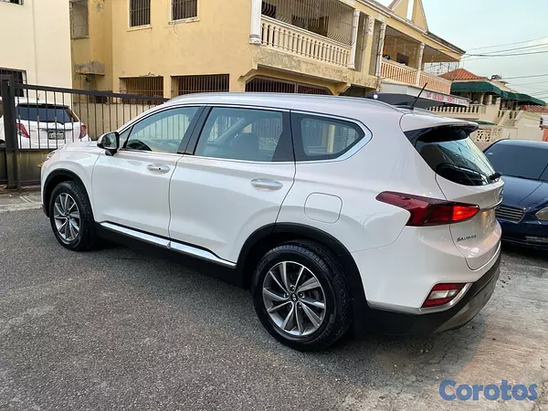 jeepetas y camionetas - Hyundai Santa Fe Doch  4